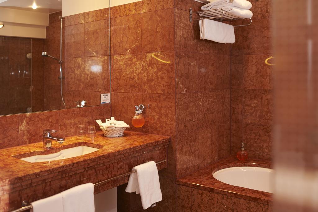 Romantichotel Goldener Karpfen Fulda Zewnętrze zdjęcie